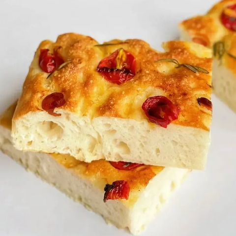 蕃茄煙肉佛卡夏包