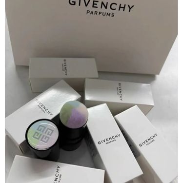 GIVENCHY專用四色蜜粉掃 (香港專櫃，白盒)