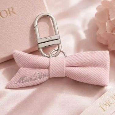 Dior Beauty 2026年七夕限定贈品粉色牛仔布蝴蝶結鎖匙扣-有盒