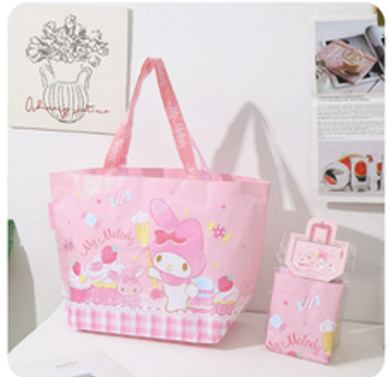 A5697 📢 Sanrio 迷必入！超可愛大容量編織袋登場 💖