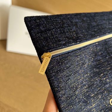 🔹Chanel beauty贈品燙金絨絲質(牛仔色)收納包
