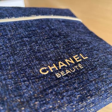 🔹Chanel beauty贈品燙金絨絲質(牛仔色)收納包