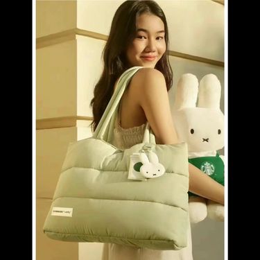 Starbucks x Miffy 聯名雲朵單肩袋(含掛飾)