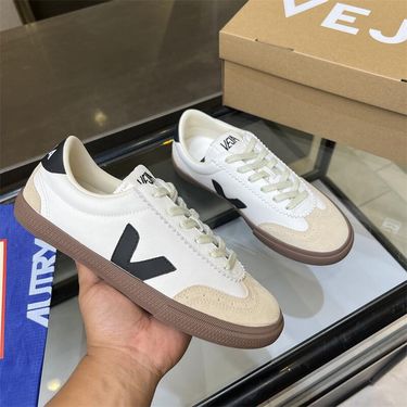 法國Veja復古款Volley Trainer鞋（啡底）