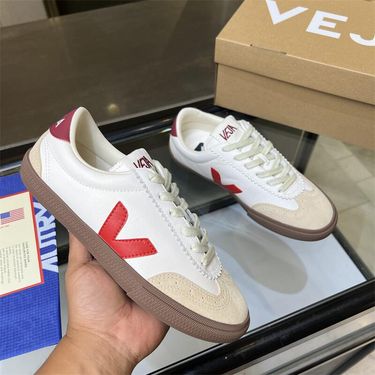 法國Veja復古款Volley Trainer鞋（啡底）