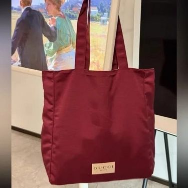 2025年最新Gucci 大容量Tote Bag (免稅貨)