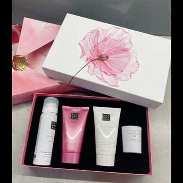 Rituals The Ritual of Sakura Floral Cherry Blossom & Rice Milk Bath and Body Small Gift Set