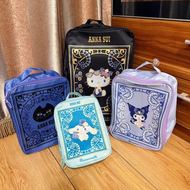 Anna Sui × Sanrio旅行收納袋套裝(一套四個 / 每款各一）