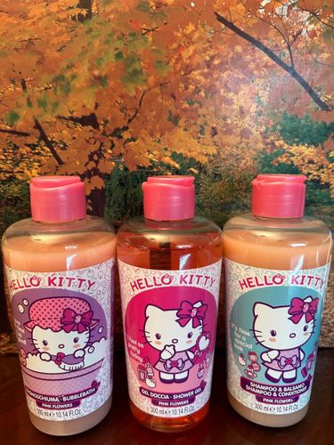 Hello Kitty粉紅花花洗髮／沐浴系列（一套三支）