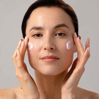 RÉVIVE 光彩潤澤再生輕柔面霜 Moisturizing Renewal Cream 50ml