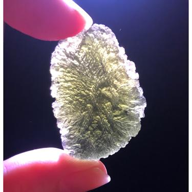#捷克隕石 #Moldavite 原石 重量：15.90克