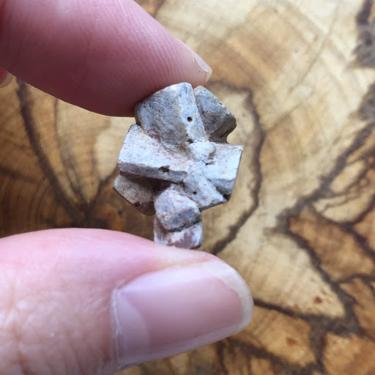 Staurolite 3.31g in Rare Blue/ Grey colour Museum quality