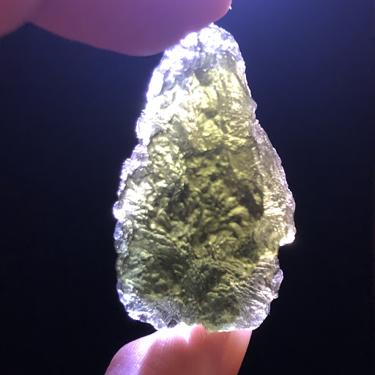 #Moldavite #捷克隕石 原石 重量：16.92克