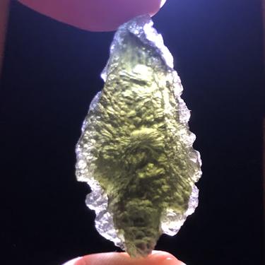 #Moldavite #捷克隕石 原石 重量：16.92克