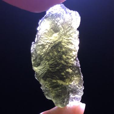 #Moldavite #捷克隕石 原石 重量：16.92克