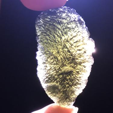 #Moldavite #捷克隕石 原石 重量：15.15克