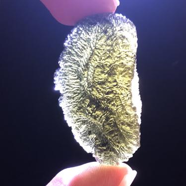#Moldavite #捷克隕石 原石 重量：15.15克