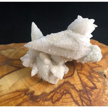 Calcite with Rhodochrosite on Chaicedony 100.89g