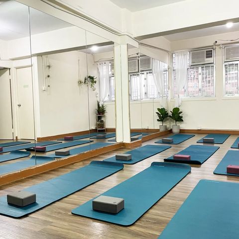 Mat Pilates with Props
